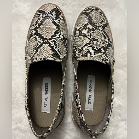 Steve Madden Snakeskin Slides - Picture 4 of 9